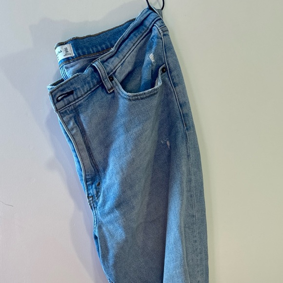 Abercrombie & Fitch Jeans Womens 33 The Mom High Rise Light Wash DistressedDenim - Picture 9 of 9